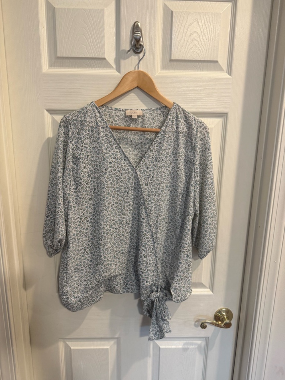 Loft Outlet Blue & Green Floral Tie-Hem V-Neck Top